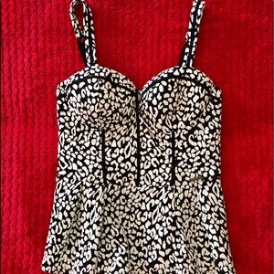 Guess top
